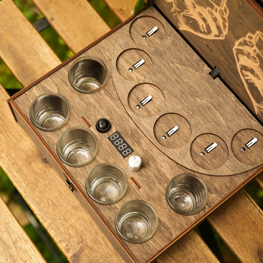 Наливатор DrinkMaker на 6 рюмок сверху: рюмки в гнёздах